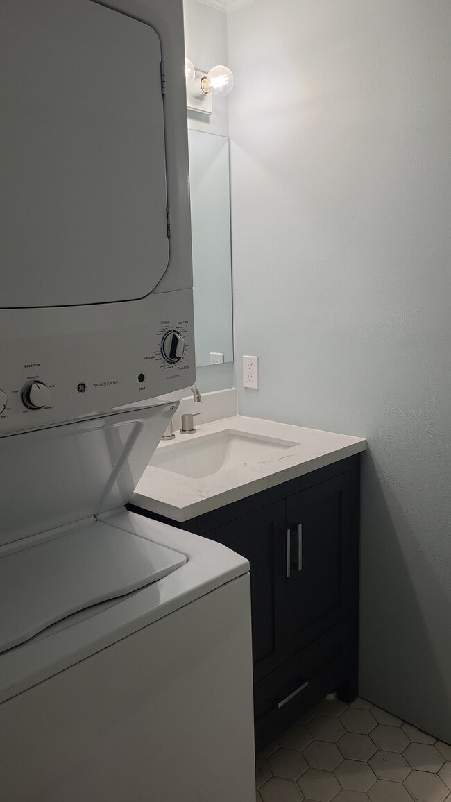 Building Photo - 834 Oberry Hoover Rd