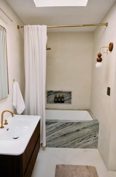 Building Photo - 40 Dogwood Ln