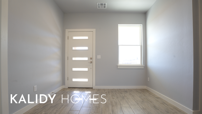 Building Photo - 303 Kirks Holw