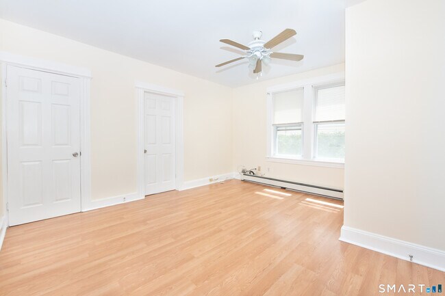 Building Photo - 157 Sage Ave