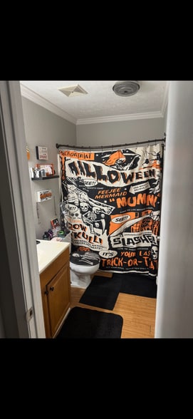 Building Photo - 2111 Creekwood Dr