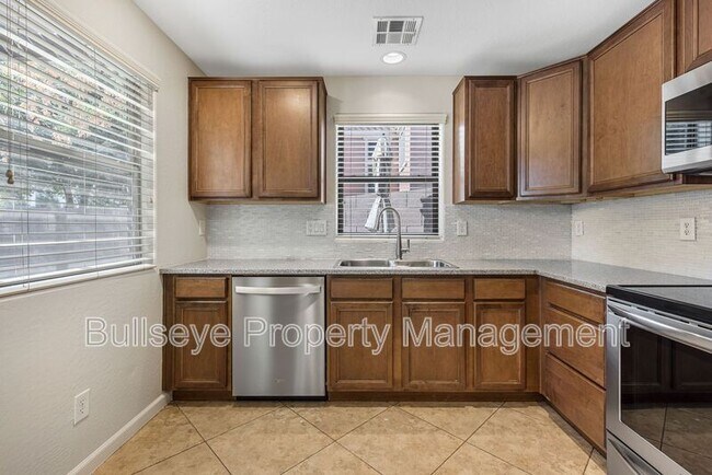 Building Photo - 1712 S Martingale Rd