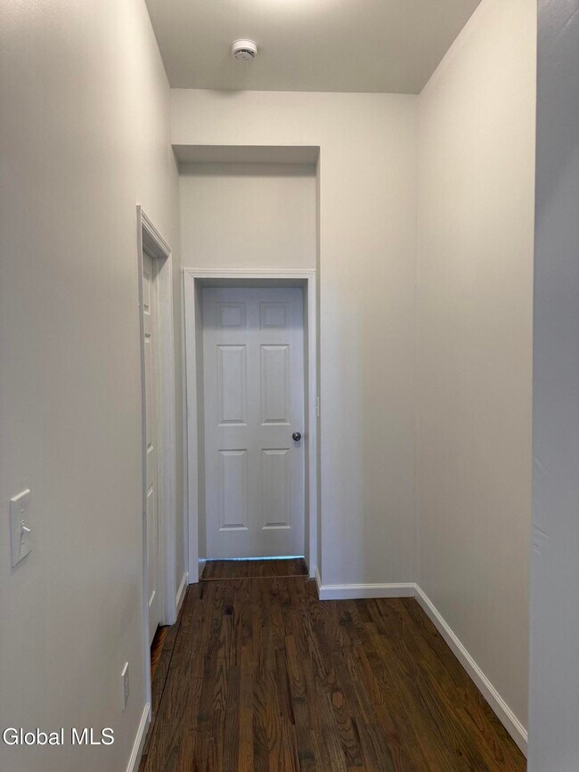 Building Photo - 346 Madison Ave