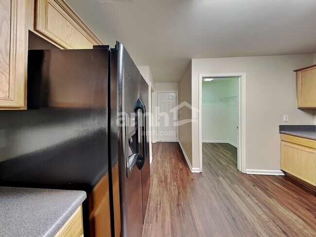 Building Photo - 219 Highland Falls Dr