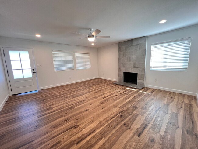 Building Photo - 6946 Cowles Mountain Blvd