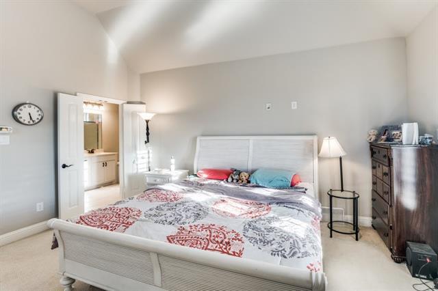 Building Photo - 630 Bridge St