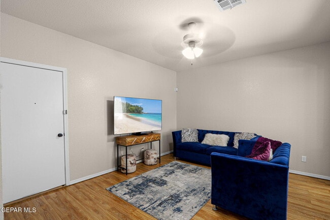 Building Photo - 2057 Shreya St