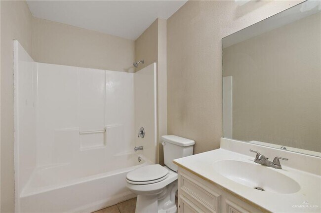 Building Photo - 3108 Kingsborough Ave