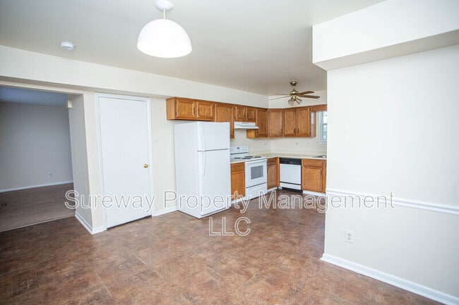 Building Photo - 5729 Irving Ave