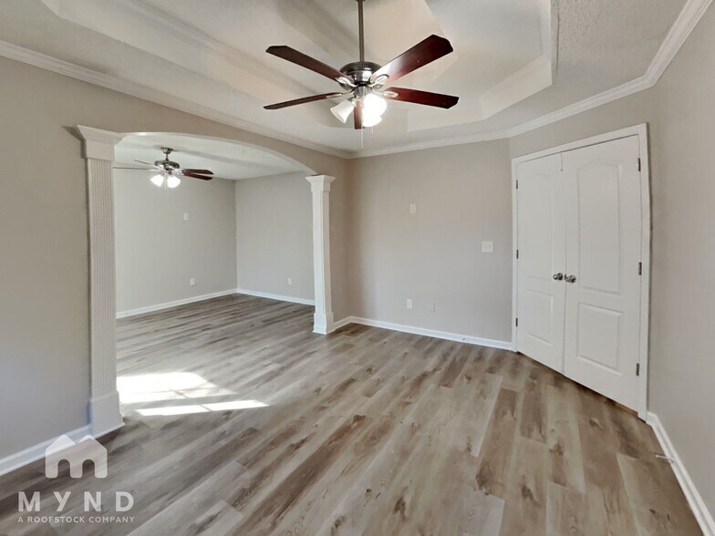 Building Photo - 203 Peachtree Glen Dr