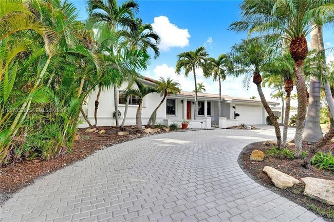 Building Photo - 612 Hibiscus Dr