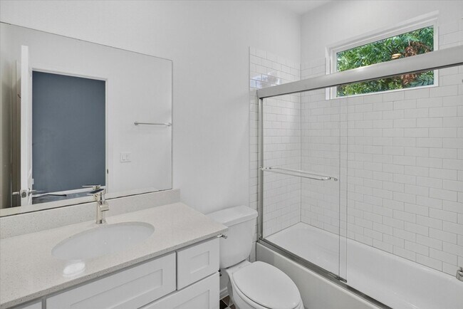 Building Photo - 1526 Ojeman Rd