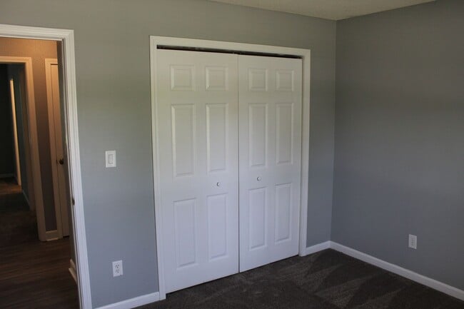 Building Photo - 612 Woodfield Cir