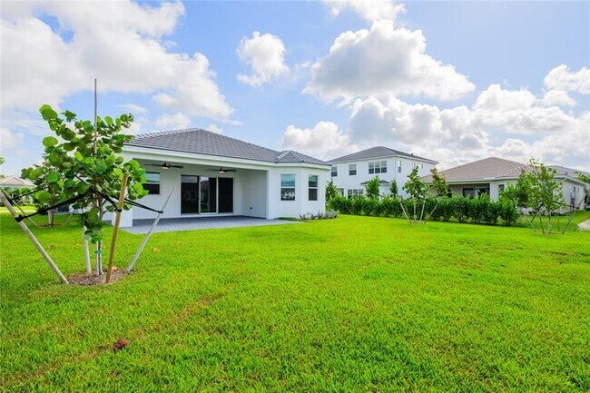 Building Photo - 14040 Spruce Pne Dr