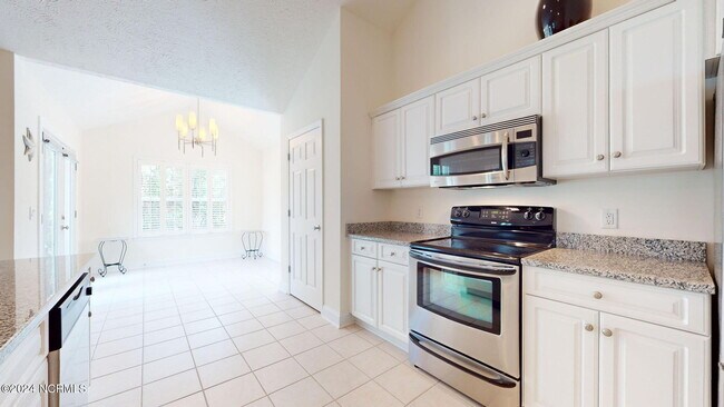 Building Photo - 536 Catamaran Dr