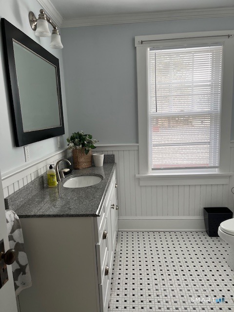 Building Photo - 1426 Stratfield Rd