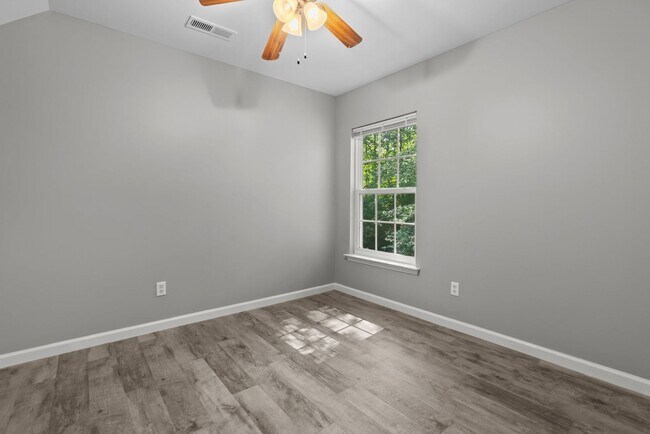 Building Photo - Western Branch 4 bed Ready Now!!