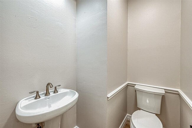 Building Photo - 18 Turtle Creek Manor
