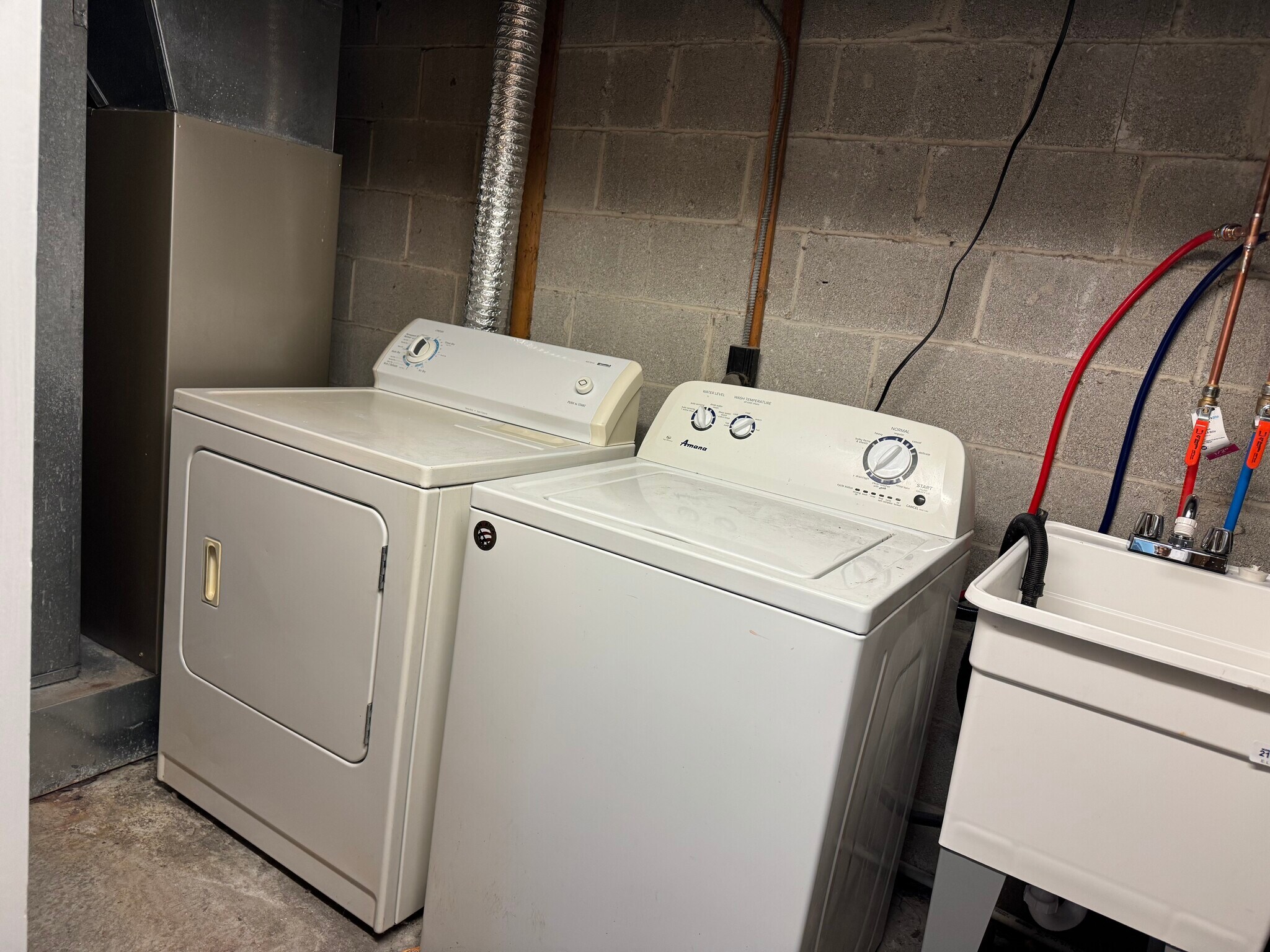 Building Photo - 1412 Whitpain Hls