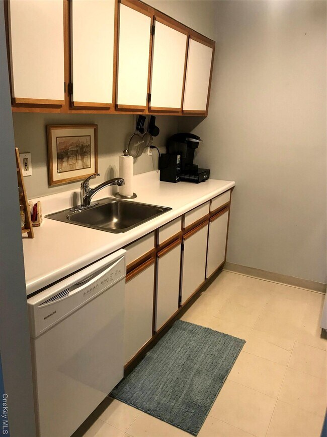 Building Photo - 400 Mt Pleasant Ave