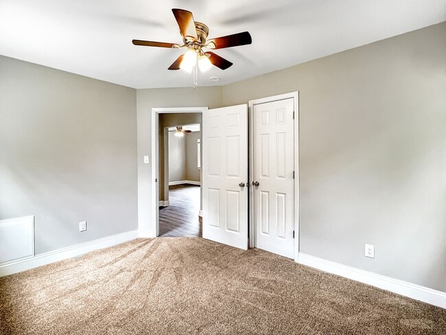 Building Photo - Fully Renovated 3-Bedroom Gem in West End ...
