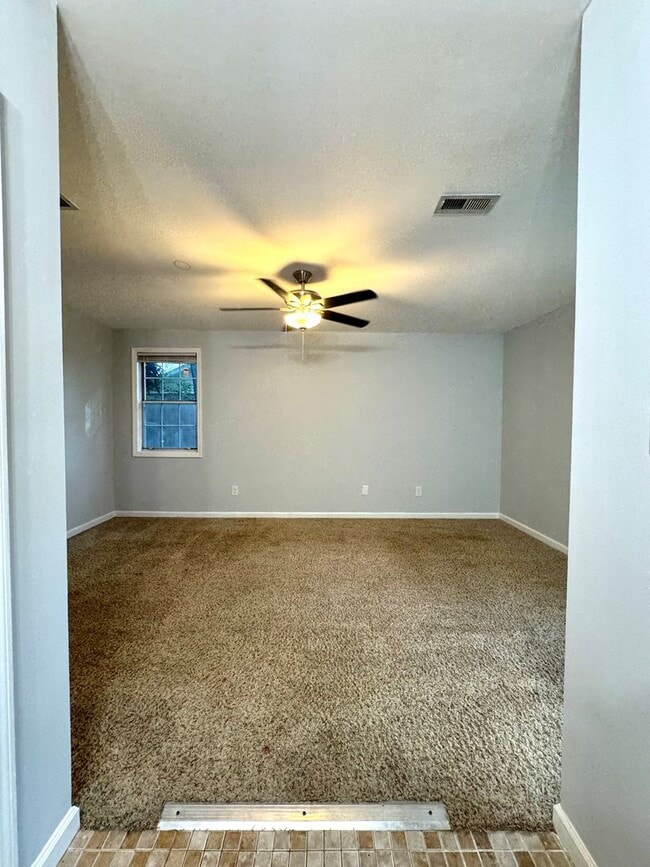 Building Photo - 308 Candlewood Dr