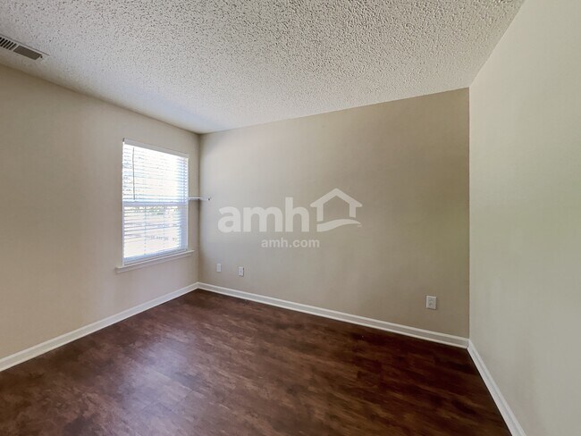 Building Photo - 347 Dogwood Creek Pl