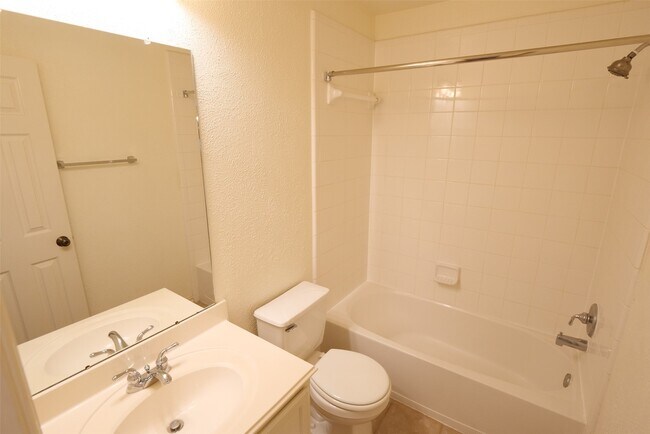 Building Photo - 22719 Sierra Lake Ct