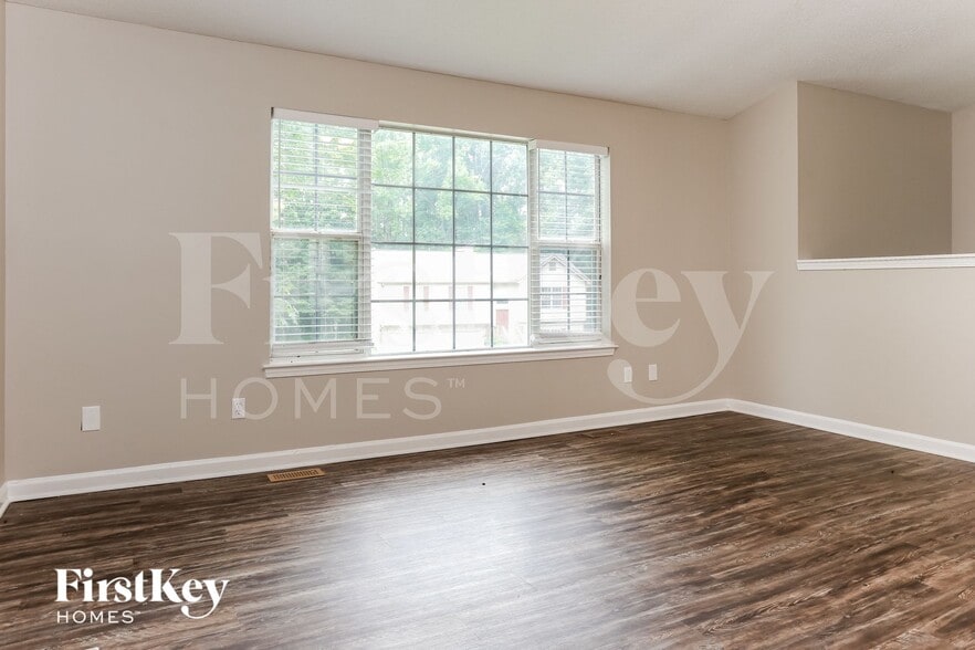 Building Photo - 6319 Hillview Ln