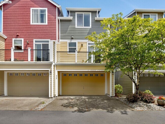 Building Photo - Spacious Living in a Modern Townhome