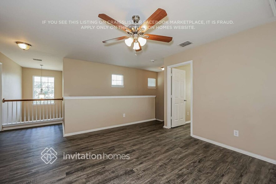 Building Photo - 15713 Landing Creek Ln