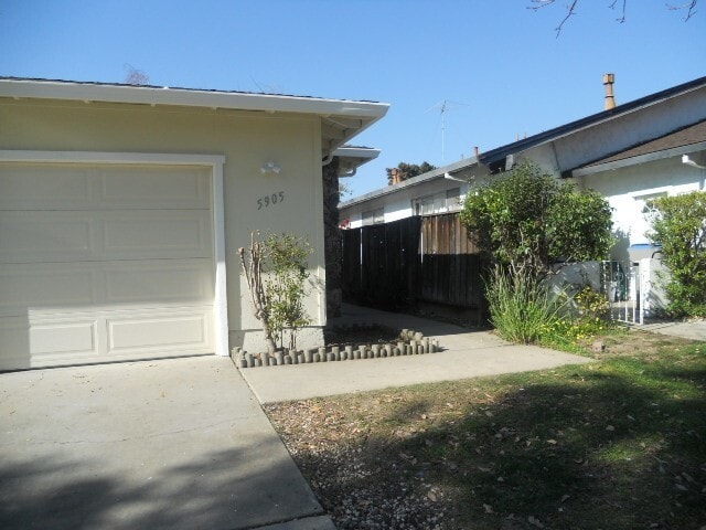 Primary Photo - 5905 Hilllview Ave, San Jose, CA 95123