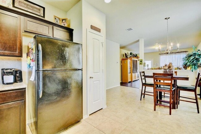 Building Photo - 1810 Franklin Mountain Dr