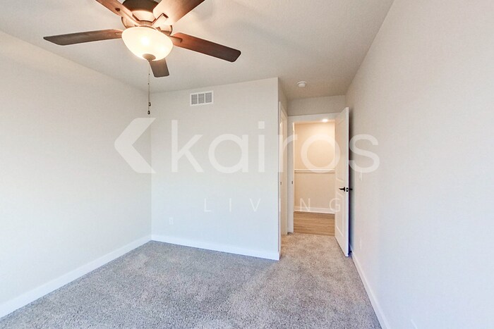 Building Photo - 6910 Bluebell Ct