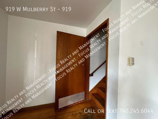 Building Photo - 919 W Mulberry St