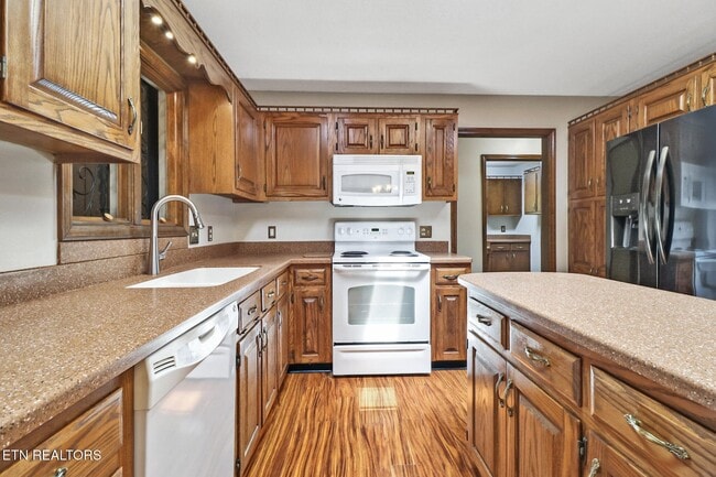 Building Photo - 101 Walden Ridge Dr