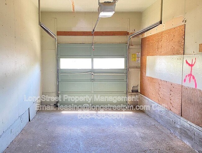 Building Photo - 184 Gwinn St W