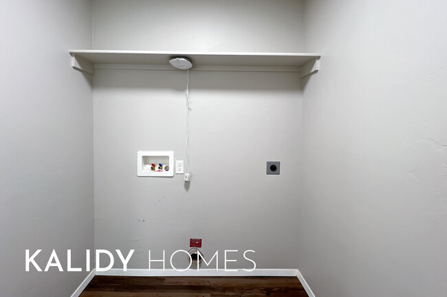 Building Photo - 801 Crown Heights Ln