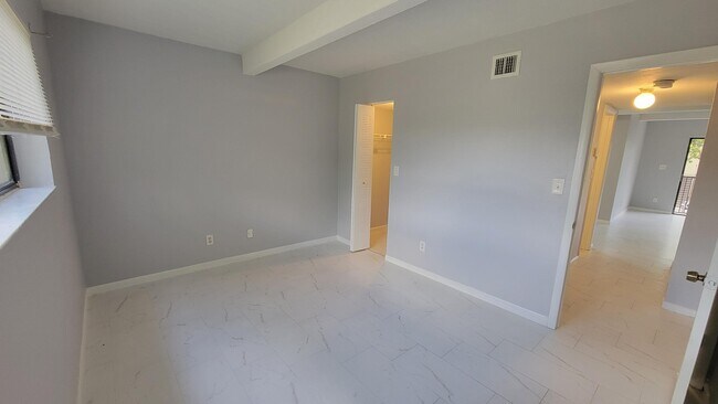 Building Photo - 1045 S Flagler Ave