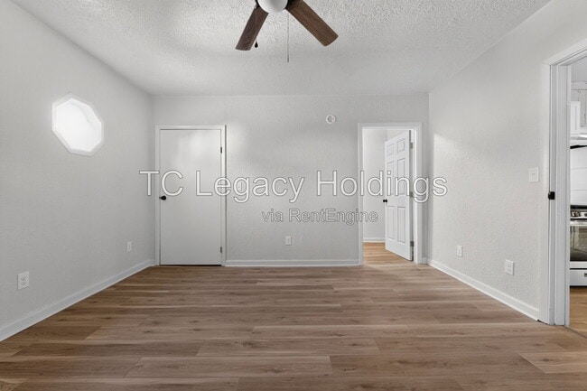 Building Photo - 200 Reeves Ave