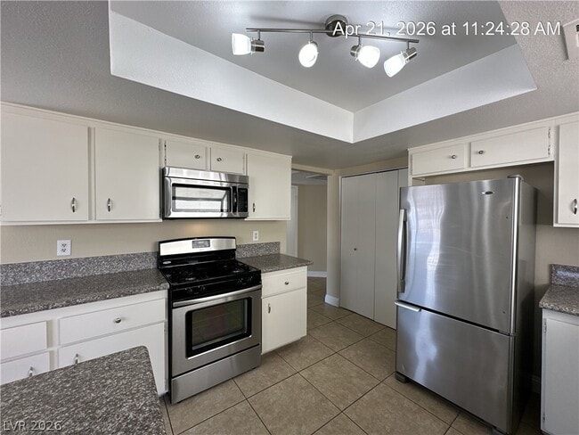 Building Photo - 329 Chastine St