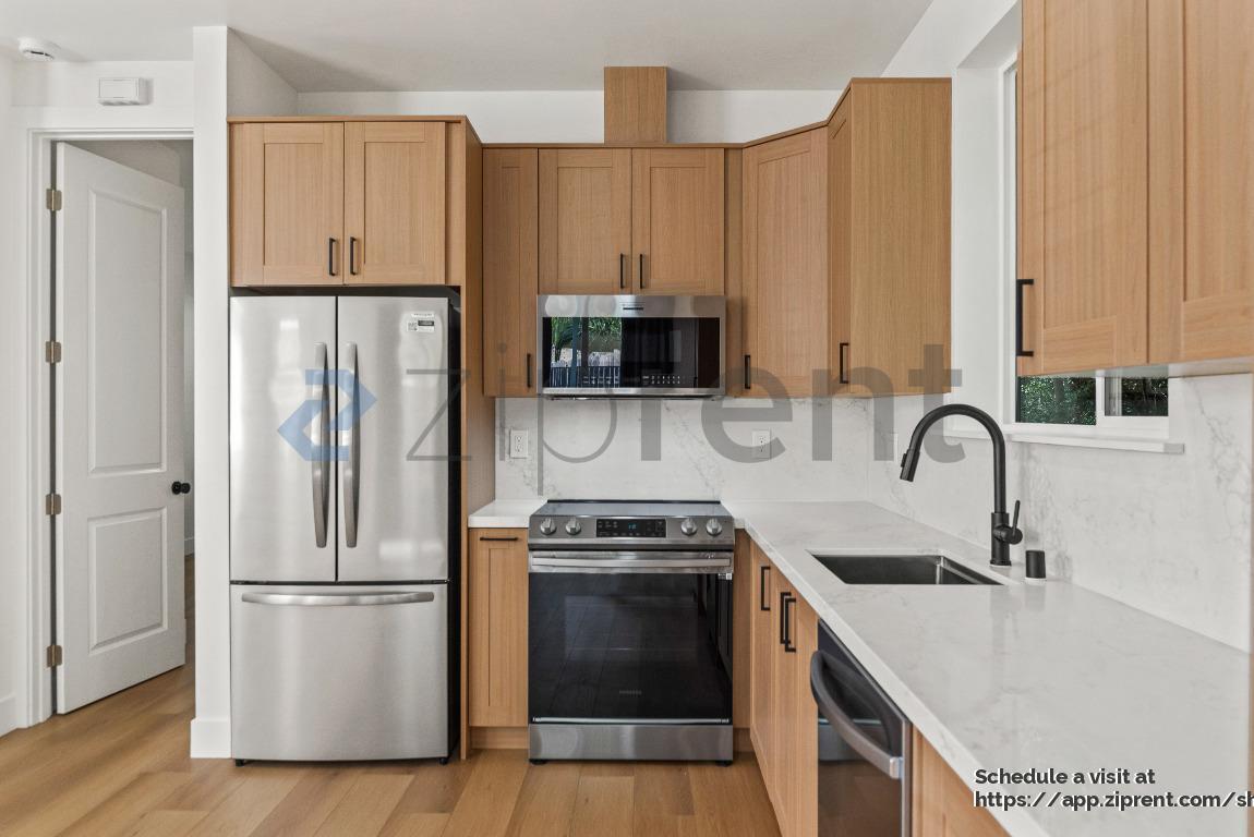 Building Photo - 3829 Buell St