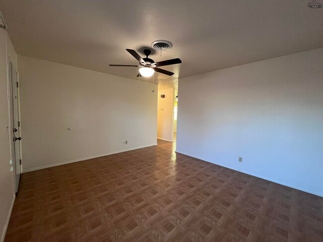 Building Photo - 4723 N Shore Dr