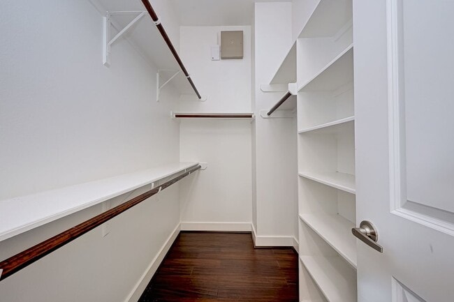 Building Photo - 36 N Hutcheson St