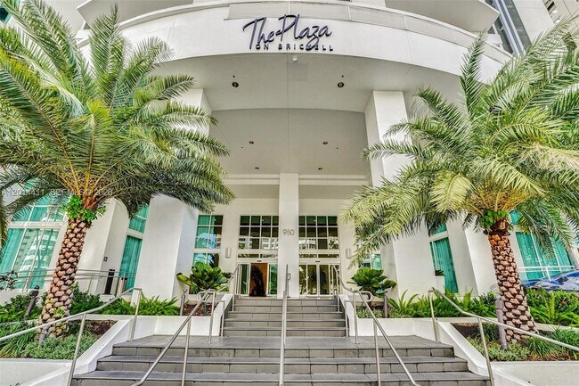 Building Photo - 950 Brickell Bay Dr