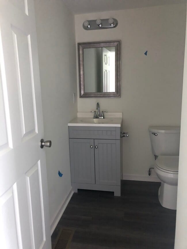 Building Photo - 126 Eden St NW