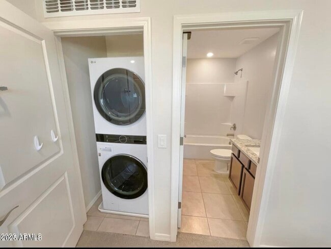 Building Photo - 8065 W Agora Ln