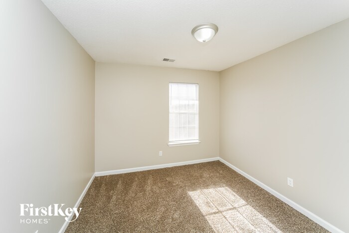 Building Photo - 4657 Lindawood Ln