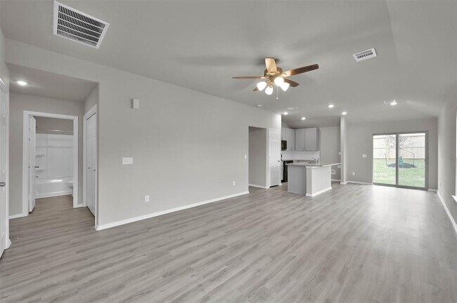 Building Photo - 488 Dalloway St