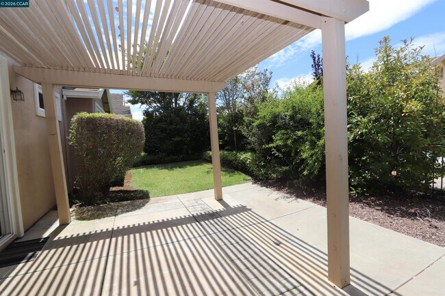Building Photo - 567 Quindell Way